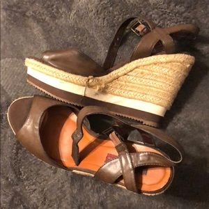 Super cute Unionbay Platform Sandals!
